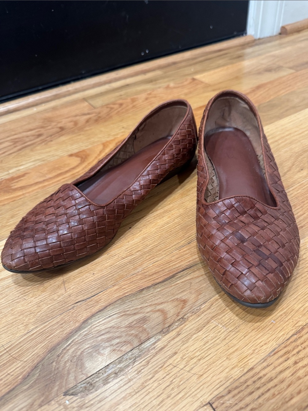 G.H. Bass & Co. Brown Woven Leather Pointed Toe Slip-On Flats Shoes Size 6.5